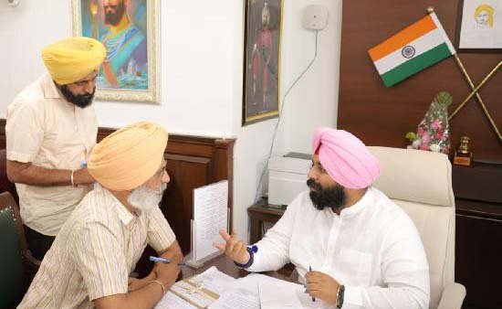 ਹਰਜੋਤ ਸਿੰਘ ਬੈਂਸ ਨੇ ਲਿਆ ਭਾਸ਼ਾ ਵਿਭਾਗ ਦੀ ਕਾਰਗੁਜ਼ਾਰੀ ਦਾ ਜਾਇਜ਼ਾ