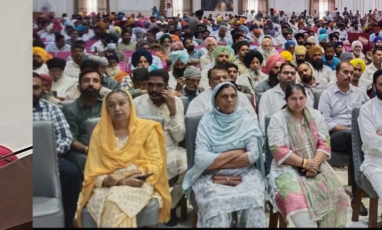 ਕੈਬਨਿਟ ਮੰਤਰੀ ਕੁਲਦੀਪ ਸਿੰਘ ਧਾਲੀਵਾਲ ਤੇ ਗੁਰਮੀਤ ਸਿੰਘ ਖੁੱਡੀਆਂ ਵੱਲੋਂ ਪਿੰਡ ਰੱਖਿਆ ਕਮੇਟੀਆਂ ਨਾਲ ਕੀਤੀ ਮੀਟਿੰਗ