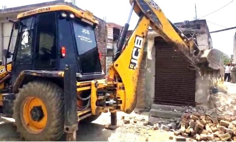 ਅੰਮ੍ਰਿਤਸਰ ’ਚ ਦੋ ਨਸ਼ਾ ਸਮੱਗਲਰਾਂ ਦੇ ਘਰ ਢਾਹੇ