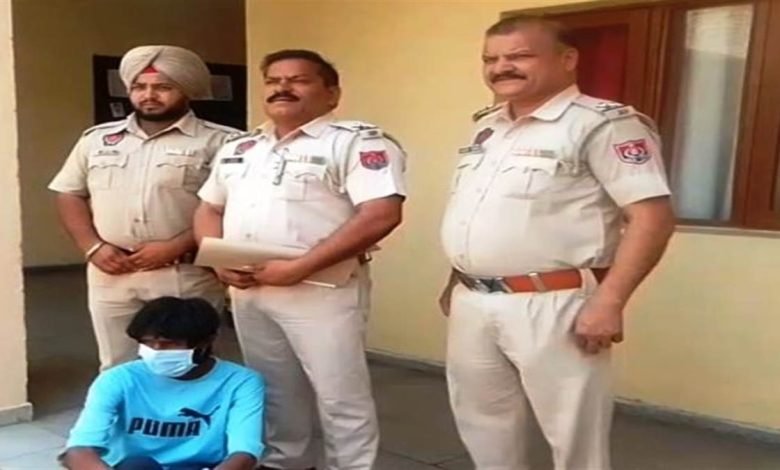 ਪਠਾਨਕੋਟ 'ਚ ਪਾਕਿਸਤਾਨੀ ਘੁਸਪੈਠੀਆ ਗ੍ਰਿਫ਼ਤਾਰ, ਸੁਰੱਖਿਆ ਏਜੰਸੀਆਂ ਕਰ ਰਹੀਆਂ ਪੁੱਛਗਿੱਛ