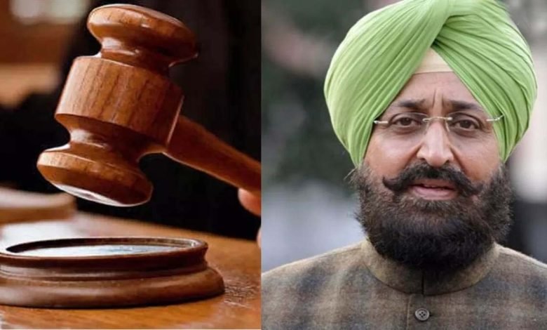 High Court ਨੇ 50 ਬੰਬਾਂ ਵਾਲੇ ਬਿਆਨ 'ਚ ਪੰਜਾਬ ਪੁਲਿਸ ਨੂੰ ਪਾਈ ਝਾੜ High Court ਨੇ 50 ਬੰਬਾਂ ਵਾਲੇ ਬਿਆਨ 'ਚ ਪੰਜਾਬ ਪੁਲਿਸ ਨੂੰ ਪਾਈ ਝਾੜ