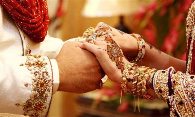 22 ਲੱਖ ਰੁਪਏ ਲਈ ਪਤਨੀ ਦਾ ਵਿਆਹ ਕਿਸੇ ਹੋਰ ਨਾਲ ਕਰਵਾਇਆ, ਵਿਦੇਸ਼ ਭੇਜਣ ਦੇ ਨਾਂ 'ਤੇ ਠੱਗੀ ਦਾ ਅਜੀਬੋ-ਗਰੀਬ ਮਾਮਲਾ ਆਇਆ ਸਾਹਮਣੇ 22 ਲੱਖ ਰੁਪਏ ਲਈ ਪਤਨੀ ਦਾ ਵਿਆਹ ਕਿਸੇ ਹੋਰ ਨਾਲ ਕਰਵਾਇਆ, ਵਿਦੇਸ਼ ਭੇਜਣ ਦੇ ਨਾਂ 'ਤੇ ਠੱਗੀ ਦਾ ਅਜੀਬੋ-ਗਰੀਬ ਮਾਮਲਾ ਆਇਆ ਸਾਹਮਣੇ