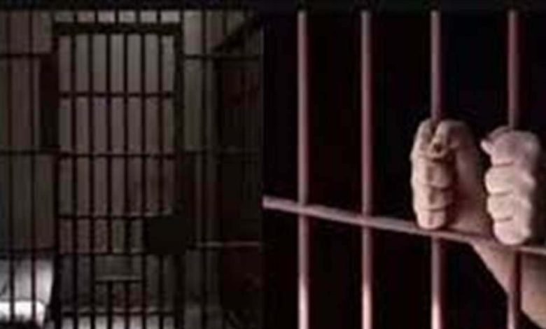 299 ਬੱਚਿਆਂ ਨਾਲ ਜਬਰ ਜਨਾਹ ਦੇ ਦੋਸ਼ੀ ਸਾਬਕਾ ਸਰਜਨ ਨੂੰ 20 ਸਾਲ ਦੀ ਸਜ਼ਾ, ਪਹਿਲਾਂ ਤੋਂ ਹੀ ਕੱਟ ਰਿਹੈ 15 ਸਾਲ ਦੀ ਜੇਲ੍ਹ ਦੀ ਸਜ਼ਾ