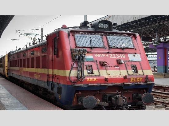 फिरोजपुर रेलवे मंडल ने पकड़े 33 हजार से ज्यादा बिना टिकट वाले यात्री, वसूला 3.32 करोड़ रुपये जुर्माना