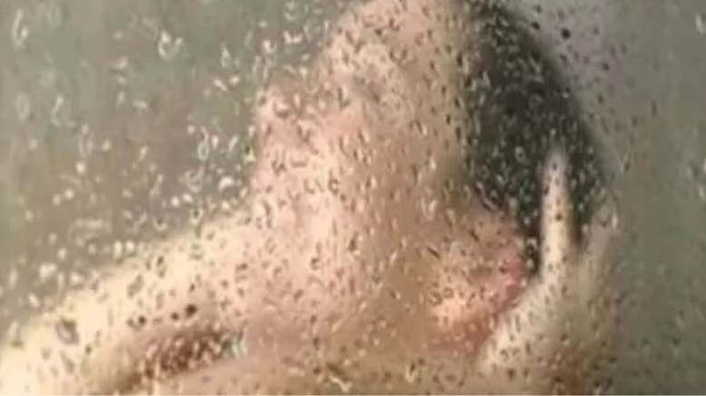 ਗਰਲਜ਼ ਹੋਸਟਲ 'ਚ ਕੁੜੀਆਂ ਦੀਆਂ ਨਿਊਡ ਵੀਡੀਓ ਬਣਾ ਕੇ ਦੋਸਤ ਨੂੰ ਭੇਜਦੀ ਸੀ ਵਿਦਿਆਰਥਣ...ਬਾਥਰੂਮ 'ਚ ਨਹਾਉਂਦੀ ਸੀਨੀਅਰ ਨੇ ਫੜਿਆ