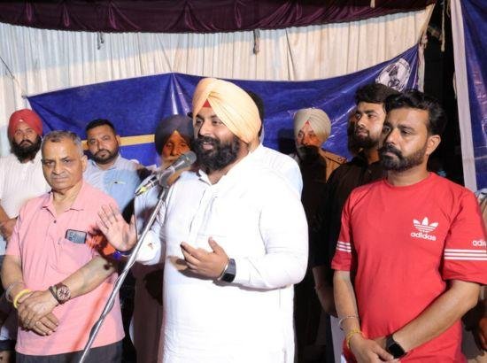 ਸ੍ਰੀ ਅਨੰਦਪੁਰ ਸਾਹਿਬ : 100 ਤੋਂ ਵੱਧ ਨਸ਼ਾ ਤਸਕਰਾਂ ਨੂੰ ਕੀਤਾ ਕਾਬੂ 