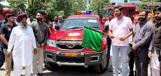 ਵਿਧਾਇਕ ਸ਼ੈਰੀ ਕਲਸੀ ਨੇ ‘ਅੱਗ ਬੁਝਾਊ ਗੱਡੀ’ ਨੂੰ ਦਿੱਤੀ ਹਰੀ ਝੰਡੀ