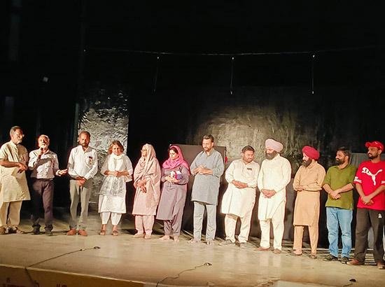 ਨਾਟਕਾਂ ਅਤੇ ਗੀਤਾਂ ਭਰੀ ਰਾਤ; ਪੰਜਾਬੀ ਭਵਨ ਲੁਧਿਆਣਾ ਚੜ੍ਹਿਆ ਲੋਕ-ਪੱਖੀ ਸਭਿਆਚਾਰ ਦਾ ਸੂਹਾ ਸੂਰਜ 