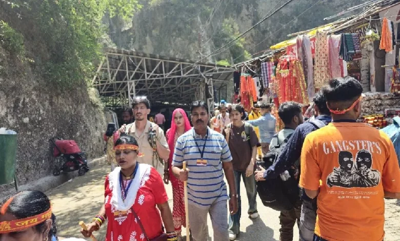 ਪਹਿਲਗਾਮ ਹਮਲੇ ਤੋਂ ਬਾਅਦ ਨਹੀਂ ਟੁੱਟੇ ਹੌਂਸਲੇ, ਵੈਸ਼ਨੋ ਦੇਵੀ ਯਾਤਰਾ ਲਈ ਸ਼ਰਧਾਲੂਆਂ 'ਚ ਜ਼ਿਆਦਾ ਉਤਸ਼ਾਹ; ਹਰ ਮੋੜ 'ਤੇ ਸੁਰੱਖਿਆ