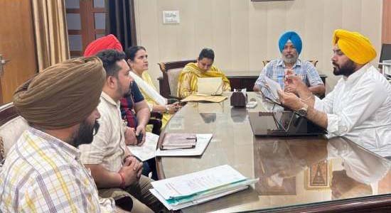 ਪ੍ਰਦੂਸ਼ਣ ਕੰਟਰੋਲ, ਇੰਡਸਟਰੀ ਉਦਯੋਗ, ਕਿਰਤ ਅਤੇ ਭੂਮੀ ਰੱਖਿਆ ਵਿਭਾਗਾਂ ਦੇ ਅਧਿਕਾਰੀਆਂ ਦੀ ਮੀਟਿੰਗ ਪ੍ਰਦੂਸ਼ਣ ਕੰਟਰੋਲ, ਇੰਡਸਟਰੀ ਉਦਯੋਗ, ਕਿਰਤ ਅਤੇ ਭੂਮੀ ਰੱਖਿਆ ਵਿਭਾਗਾਂ ਦੇ ਅਧਿਕਾਰੀਆਂ ਦੀ ਮੀਟਿੰਗ