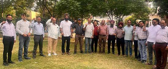 ਵਧਦੀ ਗਰਮੀ ਨੂੰ ਦੇਖਦਿਆਂ ਸਕੂਲਾਂ ਦਾ ਸਮਾਂ ਬਦਲਣ ਦੀ ਮੰਗ