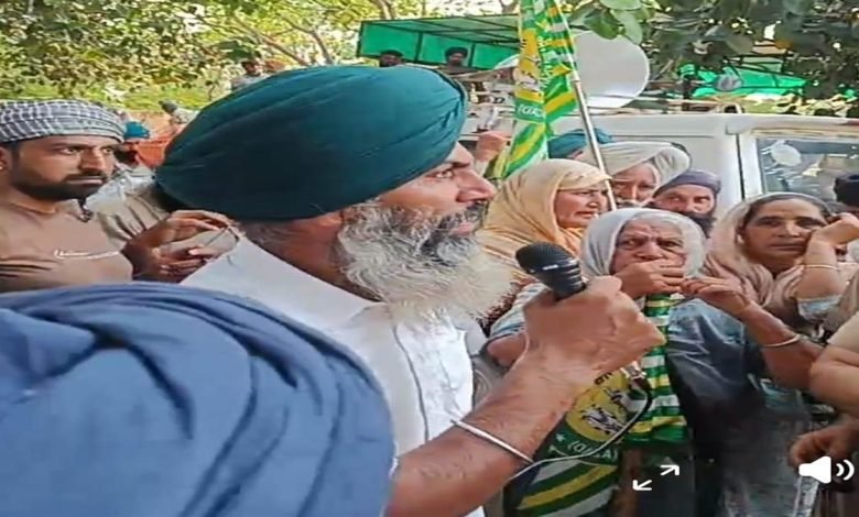 ਮੰਤਰੀ ਅਮਨ ਅਰੋੜਾ ਨੂੰ ਸਵਾਲ ਪੁੱਛਣ ਜਾਂਦੇ ਕਿਸਾਨਾਂ ਨੂੰ ਪੁਲਿਸ ਨੇ ਜਬਰੀ ਰੋਕਿਆ ਮੰਤਰੀ ਅਮਨ ਅਰੋੜਾ ਨੂੰ ਸਵਾਲ ਪੁੱਛਣ ਜਾਂਦੇ ਕਿਸਾਨਾਂ ਨੂੰ ਪੁਲਿਸ ਨੇ ਜਬਰੀ ਰੋਕਿਆ