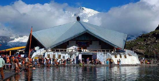 हेमकुंड साहिब यात्रा से पहले जानें अहम बातें – इन शानदार स्थलों की भी करें सैर