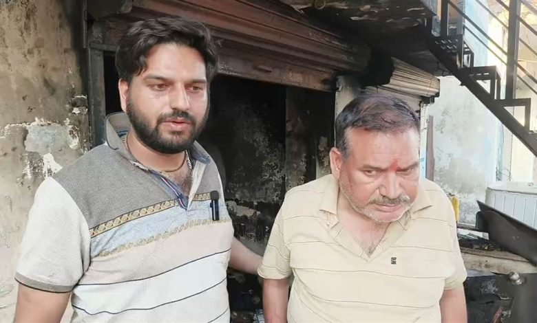 ਫਰਨੀਚਰ ਹਾਊਸ ’ਚ ਲੱਗੀ ਅੱਗ, 30 ਲੱਖ ਦਾ ਸਾਮਾਨ ਤੇ ਸਕੂਟਰ ਸੜ ਕੇ ਸੁਆਹ