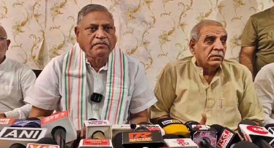 कुरुक्षेत्र में थानेसर नगर परिषद बैठक में हिंसा पर कांग्रेस का वार, उदयभान बोले- लोकतंत्र पर हमला, जल्द होगा प्रदर्शन