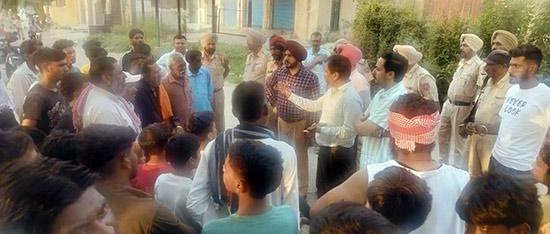 ਆਬਕਾਰੀ ਵਿਭਾਗ ਵੱਲੋਂ ਰੋਪੜ ਵਿੱਚ ਵੱਡੇ ਪੱਧਰ 'ਤੇ ਘੇਰਾਬੰਦੀ ਅਤੇ ਤਲਾਸ਼ੀ ਮੁਹਿੰਮ ਚਲਾਈ ਗਈ