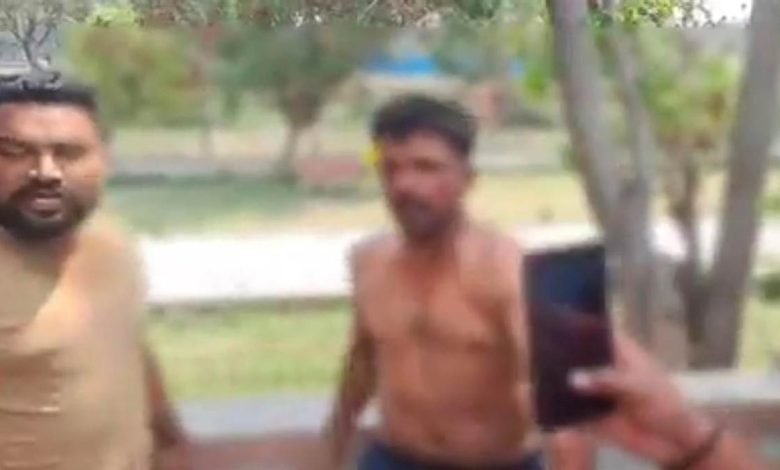 ਪੰਜਾਬ 'ਚ ਵੱਡੀ ਘਟਨਾ : 10 ਸਾਲਾ ਬੱਚੀ ਨਾਲ ਆਟੋ ਚਾਲਕ ਨੇ ਕੀਤੀਆਂ ਅਸ਼ਲੀਲ ਹਰਕਤਾਂ, ਮਾਪਿਆਂ ਨੇ ਨੰਗੇ ਪਿੰਡੇ ਚਾੜ੍ਹਿਆ ਕੁਟਾਪਾ