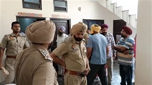 ਘਰੇਲੂ ਝਗੜੇ ਦੇ ਚੱਲਦਿਆਂ ਪਤੀ ਨੇ ਪਤਨੀ ਨੂੰ ਗੋਲੀ ਮਾਰ ਕੇ ਕੀਤਾ ਕਤਲ, ਮੌਕੇ ਤੋਂ ਫਰਾਰ