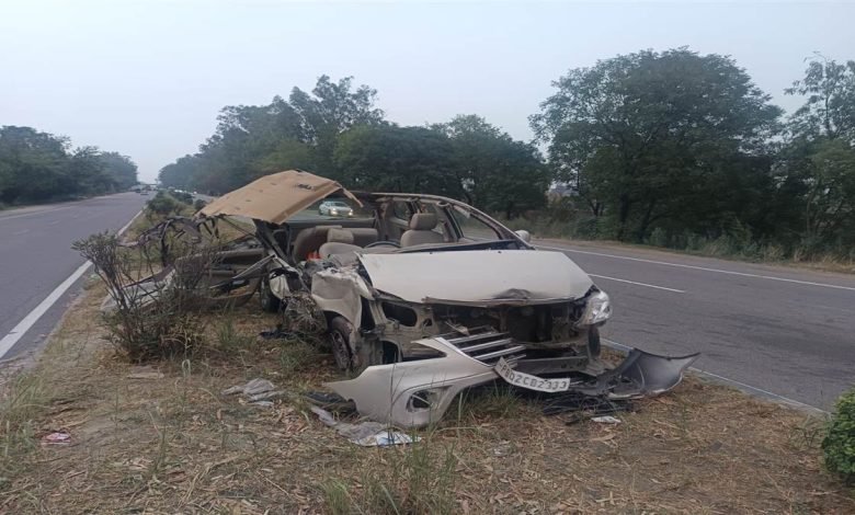 ਸੜਕ ’ਤੇ ਖੜ੍ਹੀ ਮਸ਼ੀਨਰੀ ’ਚ ਕਾਰ ਵੱਜਣ ਨਾਲ ਇਕ ਦੀ ਮੌਤ, ਦੂਜਾ ਜ਼ਖ਼ਮੀ