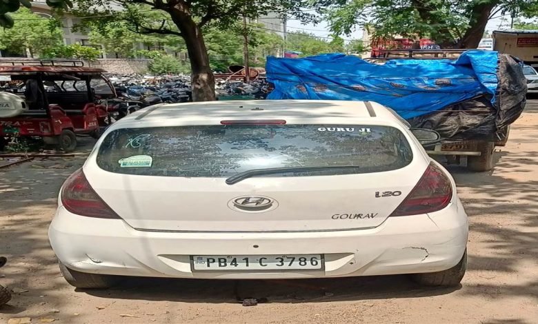 ਸ਼ਰਾਬ ਦੀਆਂ 17 ਪੇਟੀਆਂ ਨਾਲ ਭਰੀ ਕਾਰ ਬਰਾਮਦ