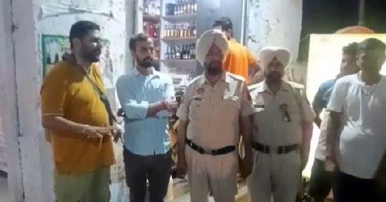 ਅਨਾਉਂਸਮੈਂਟ ਕਰਵਾ ਕੇ ਅਤੇ ਨੁੱਕੜ ਮੀਟਿੰਗਸ ਕਰਕੇ ਆਬਕਾਰੀ ਵਿਭਾਗ ਕਰ ਰਿਹੈ ਜ਼ਹਿਰੀਲੀ ਸ਼ਰਾਬ ਬਾਰੇ ਸੁਚੇਤ ਅਨਾਉਂਸਮੈਂਟ ਕਰਵਾ ਕੇ ਅਤੇ ਨੁੱਕੜ ਮੀਟਿੰਗਸ ਕਰਕੇ ਆਬਕਾਰੀ ਵਿਭਾਗ ਕਰ ਰਿਹੈ ਜ਼ਹਿਰੀਲੀ ਸ਼ਰਾਬ ਬਾਰੇ ਸੁਚੇਤ