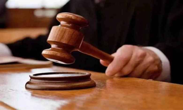 ਟੈਂਕੀ 'ਚ ਕਰੰਟ ਲੱਗਣ ਨਾਲ ਹੋਈ ਸੀ ਮੌਤ, 5 ਸਾਲ ਬਾਅਦ ਕੋਰਟ ਨੇ ਸੁਣਾਇਆ ਫੈਸਲਾ; ਪੀੜਤਾਂ ਨੂੰ ਮਿਲੇਗਾ 27 ਲੱਖ ਮੁਆਵਜ਼ਾ ਟੈਂਕੀ 'ਚ ਕਰੰਟ ਲੱਗਣ ਨਾਲ ਹੋਈ ਸੀ ਮੌਤ, 5 ਸਾਲ ਬਾਅਦ ਕੋਰਟ ਨੇ ਸੁਣਾਇਆ ਫੈਸਲਾ; ਪੀੜਤਾਂ ਨੂੰ ਮਿਲੇਗਾ 27 ਲੱਖ ਮੁਆਵਜ਼ਾ