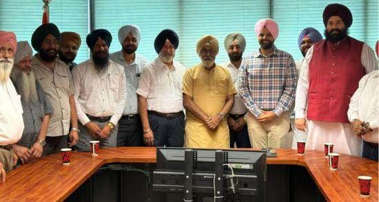 ਰੂਪਨਗਰ ਦੇ ਟੈਕਸੀ ਓਪਰੇਟਰਾਂ ਨੇ ਦਿੱਲੀ ਮੇਅਰ ਨਾਲ ਕੀਤੀ ਮੁਲਾਕਾਤ