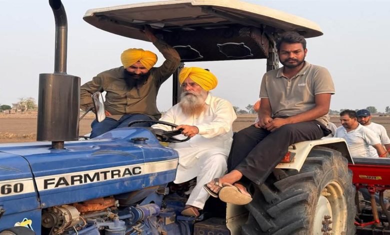 14 ਦਿਨਾਂ ’ਚ ਸੂਬੇ ਅੰਦਰ 17,897 ਏਕੜ 'ਚ ਹੋਈ ਝੋਨੇ ਦੀ ਸਿੱਧੀ ਬਿਜਾਈ 14 ਦਿਨਾਂ ’ਚ ਸੂਬੇ ਅੰਦਰ 17,897 ਏਕੜ 'ਚ ਹੋਈ ਝੋਨੇ ਦੀ ਸਿੱਧੀ ਬਿਜਾਈ