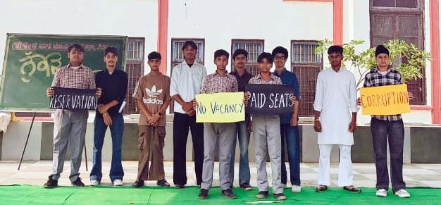 'ਯੁੱਧ ਨਸ਼ਿਆਂ ਵਿਰੁੱਧ' ਮੁਹਿੰਮ ਤਹਿਤ ਪੀ.ਐਮ. ਸ਼੍ਰੀ ਸ. ਸੀ. ਸੈ. ਸਕੂਲ ਵਿਖੇ ਨੁੱਕੜ ਨਾਟਕ ਖੇਡਿਆ ਗਿਆ