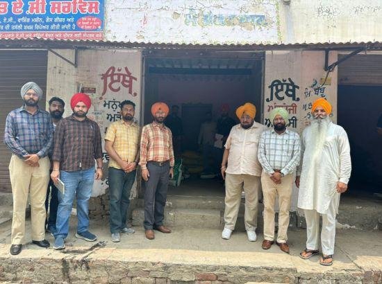 ਖਾਦਾਂ ਦੇ ਗੈਰ ਕਾਨੂੰਨੀ ਗੁਦਾਮ ਤੇ ਛਾਪਾ ਖਾਦਾਂ ਦੇ ਗੈਰ ਕਾਨੂੰਨੀ ਗੁਦਾਮ ਤੇ ਛਾਪਾ