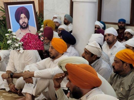 ਚੰਡੀਗੜ੍ਹ ਵਿਖੇ ਗੁਰਦਾਸ ਮਾਨ ਦੇ ਭਰਾ ਗੁਰਪੰਥ ਮਾਨ ਦੀ ਅੰਤਿਮ ਅਰਦਾਸ ਵਿੱਚ ਪ੍ਰਮੁੱਖ ਸ਼ਖਸੀਅਤਾਂ ਸ਼ਾਮਲ ਹੋਈਆਂ