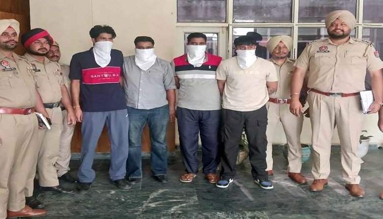 ਗੈਂਗਸਟਰ ਗੁਰਜਸ਼ਨਪ੍ਰੀਤ ਸਿੰਘ ਤਿੰਨ ਸਾਥੀਆਂ ਸਮੇਤ ਗ੍ਰਿਫ਼ਤਾਰ, ਦੋ ਪਿਸਤੌਲ ਤੇ ਦੋ ਮੈਗਜ਼ੀਨਾਂ ਤੋਂ ਇਲਾਵਾ ਸੱਤ ਕਾਰਤੂਸ ਬਰਾਮਦ
