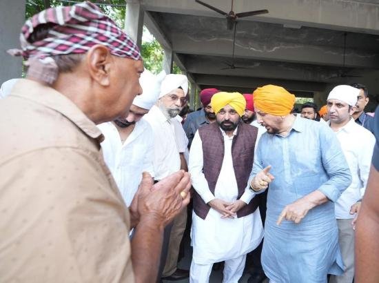 गुरदास मान के भाई के निधन पर दुख व्यक्त करने पहुंचे सीएम मान गुरदास मान के भाई के निधन पर दुख व्यक्त करने पहुंचे सीएम मान