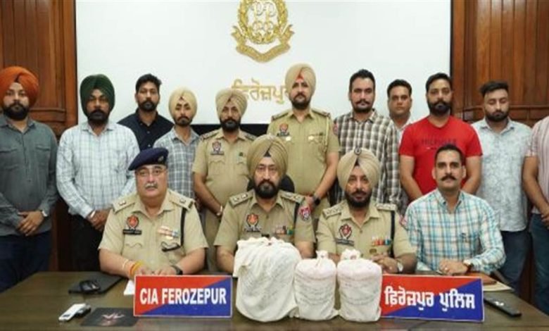 ਪੁਲਿਸ ਦਾ ਨਸ਼ਾ ਤਸਕਰਾਂ ਖਿ਼ਲਾਫ਼ ਸਖ਼ਤ ਐਕਸ਼ਨ, ਤਿੰਨ ਕਿਲੋ ਤੋਂ ਵੱਧ ਹੈਰੋਇਨ ਸਣੇ ਪੰਜ ਮੁਲਜ਼ਮ ਗ੍ਰਿਫ਼ਤਾਰ; ਕਾਰ ਤੇ ਮੋਟਰਸਾਈਕਲ ਬਰਾਮਦ