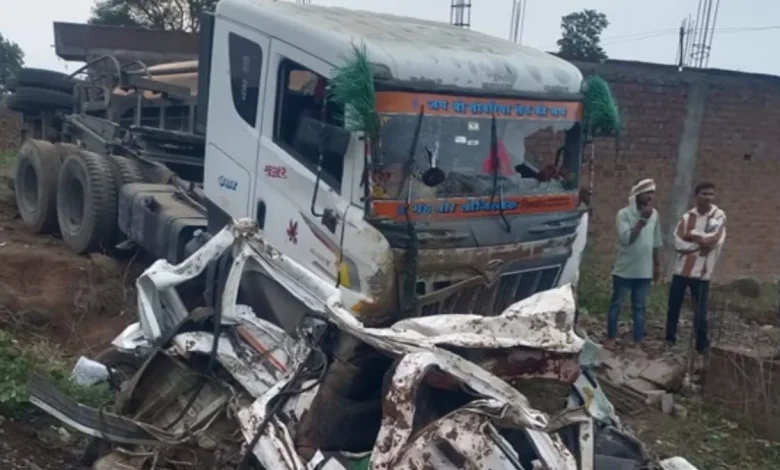 ਸੀਮਿੰਟ ਨਾਲ ਭਰੀ ਟਰਾਲੀ ਕਾਰ 'ਤੇ ਪਲਟੀ, 9 ਦੀ ਮੌਤ; ਪਰਿਵਾਰ ਵਿਆਹ ਤੋਂ ਆ ਰਿਹਾ ਸੀ ਵਾਪਸ