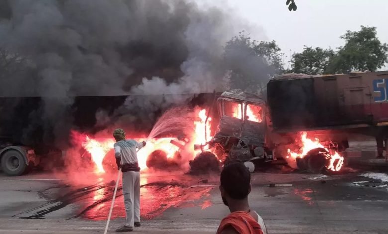 ਟਾਇਰ ਫਟਣ ਕਾਰਨ ਟਰੱਕ ਨੂੰ ਲੱਗ ਅੱਗ; ਜ਼ਿੰਦਾ ਸੜਿਆ ਡਰਾਈਵਰ