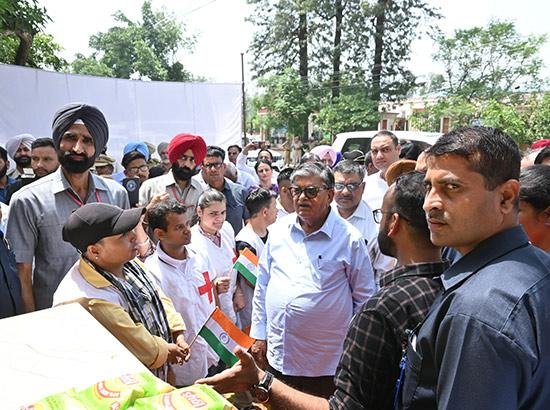 ਰਾਜਪਾਲ ਗੁਲਾਬ ਚੰਦ ਕਟਾਰੀਆ ਨੇ ਕੀਤਾ ਮੁੜ ਵਸੇਬਾ ਕੇਂਦਰ ਦਾ ਦੌਰਾ