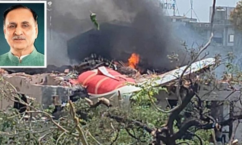 ਜਹਾਜ਼ 'ਚ ਸਵਾਰ ਸਨ ਗੁਜਰਾਤ ਦੇ ਸਾਬਕਾ ਮੁੱਖ ਮੰਤਰੀ ਤੇ ਭਾਜਪਾ ਨੇਤਾ