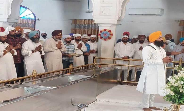 ਸਪੈਸ਼ਲ ਰੇਲ ਗੱਡੀ ਚਲਾਉਣ ਲਈ ਵਿਧਾਇਕ ਰਜਨੀਸ਼ ਦਹੀਆ ਨੇ ਕੀਤੀ ਸ਼ੁਕਰਾਨਾ ਅਰਦਾਸ