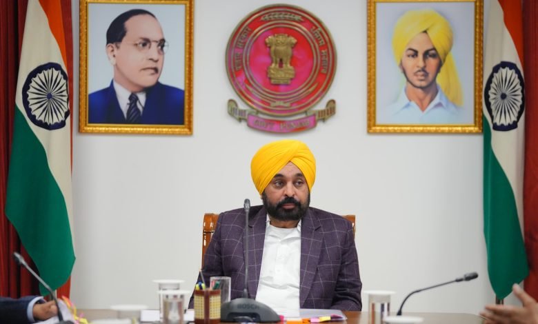 ਕਰਜ਼ ਹੱਦ ’ਚ ਕਟੌਤੀ ਨੇ ਦਿਖਾਉਣਾ ਸ਼ੁਰੂ ਕੀਤਾ ਰੰਗ, ਤਨਖ਼ਾਹ, ਪੈਨਸ਼ਨ ਤੇ ਸਬਸਿਡੀ ਦੇਣ ਲਈ ਸੂਬਾ ਸਰਕਾਰ ਨੇ ਵਿਭਾਗਾਂ ਤੋਂ ਵਾਪਸ ਮੰਗਵਾਇਆ ਫੰਡ ਕਰਜ਼ ਹੱਦ ’ਚ ਕਟੌਤੀ ਨੇ ਦਿਖਾਉਣਾ ਸ਼ੁਰੂ ਕੀਤਾ ਰੰਗ, ਤਨਖ਼ਾਹ, ਪੈਨਸ਼ਨ ਤੇ ਸਬਸਿਡੀ ਦੇਣ ਲਈ ਸੂਬਾ ਸਰਕਾਰ ਨੇ ਵਿਭਾਗਾਂ ਤੋਂ ਵਾਪਸ ਮੰਗਵਾਇਆ ਫੰਡ