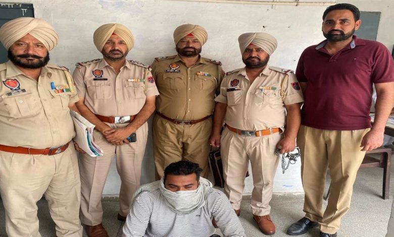 ਜ਼ਿਲ੍ਹਾ ਪੁਲਿਸ ਨੇ ਵੱਖ-ਵੱਖ ਥਾਵਾਂ ਤੋਂ ਬਰਾਮਦ ਕੀਤੀ ਹੈਰੋਇਨ, ਲਾਹਣ ਤੇ ਸ਼ਰਾਬ