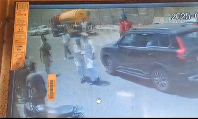 ਮੋਗਾ ਦੇ ਮੇਅਰ ਚਾਨੀ ਨੇ ਠੇਕੇਦਾਰ 'ਤੇ ਤਾਨੀ ਪਿਸਤੌਲ, ਜ਼ਖ਼ਮੀ ਹਾਲਤ 'ਚ ਸਿਵਲ ਹਸਪਤਾਲ 'ਚ ਦਾਖ਼ਲ ਕਰਵਾਇਆ