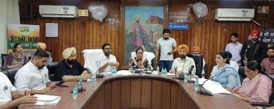 ਕੈਬਨਿਟ ਮੰਤਰੀ ਡਾ. ਬਲਜੀਤ ਕੌਰ ਵੱਲੋਂ ਵਿਕਾਸ ਕਾਰਜਾਂ ਦੀ ਸਮੀਖਿਆ ਲਈ ਮੀਟਿੰਗ