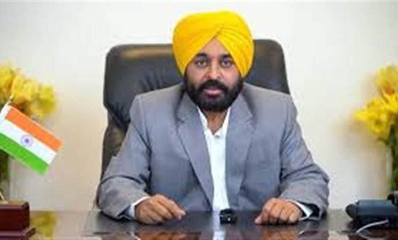 ਪੰਜਾਬ ਸਰਕਾਰ ਨੇ ਪੰਚਾਇਤਾਂ ਤੋਂ ਮੰਗੀ ਨਸ਼ਾ ਤਸਕਰਾਂ 'ਤੇ ਪੁਲਿਸ ਕਾਰਵਾਈ ਬਾਰੇ ਫੀਡਬੈਕ, ਹਿੰਦੀ 'ਚ ਪ੍ਰੋਫਾਰਮਾ ਭੇਜਣ ਕਾਰਨ ਹੋ ਰਹੀ ਆਲੋਚਨਾ