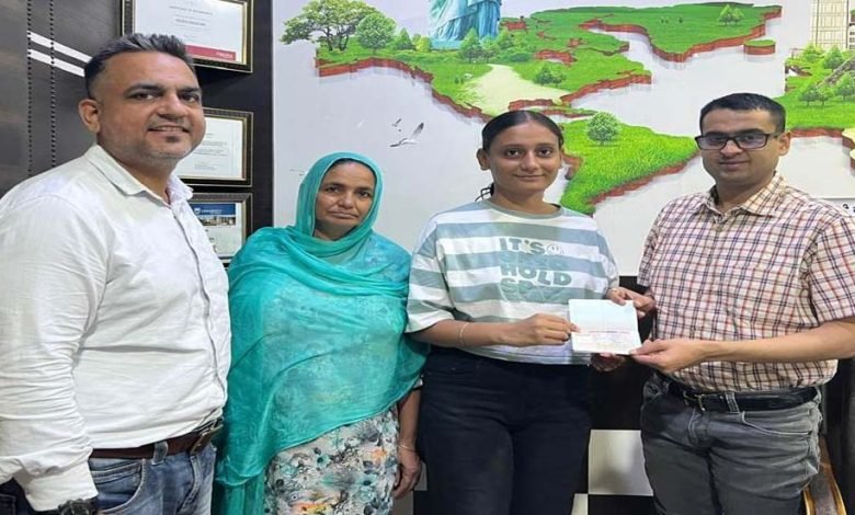 ਗੋਲਡਨ ਐਜੂਕੇਸ਼ਨਜ਼ ਸੰਸਥਾ ਨੇ ਲਗਵਾਇਆ ਵਿਜ਼ਟਰ ਵੀਜ਼ਾ