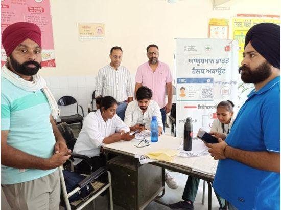 ਆਭਾ ਨਾਲ ਮਰੀਜ਼ਾਂ ਨੂੰ ਮਿਲ ਰਹੀਂ ਖੱਜਲ-ਖੁਆਰੀ ਤੋਂ ਰਾਹਤ -ਸਿਵਲ ਸਰਜਨ ਡਾ ਰਮਨਦੀਪ ਸਿੰਗਲਾ 