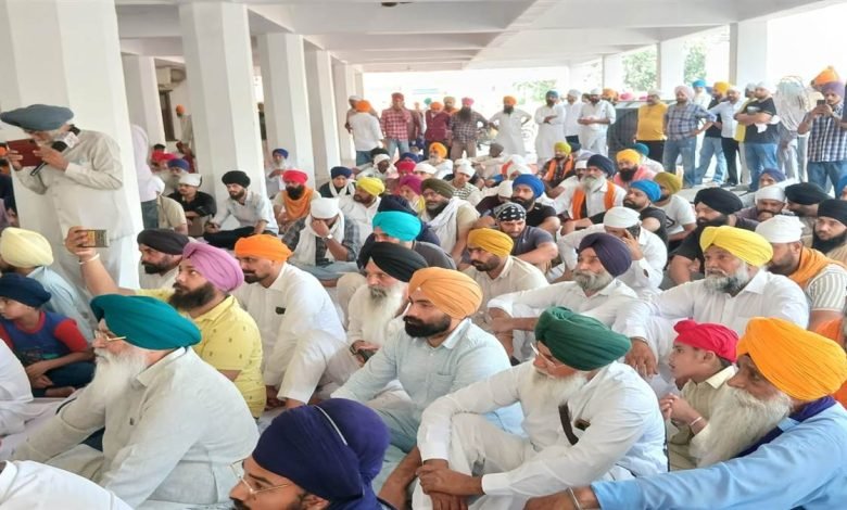 ਸ਼ਿਵ ਸੈਨਾ ਆਗੂਆਂ ਵੱਲੋਂ ਸਿੱਖ ਨੌਜਵਾਨ ਦੀ ਕੁੱਟਮਾਰ ਮਾਮਲੇ ’ਚ ਵੱਖ-ਵੱਖ ਜਥੇਬੰਦੀਆਂ ਹੋਈਆਂ ਇੱਕਮੁੱਠ, ਦਿੱਤੀ ਇਹ ਚਿਤਾਵਨੀ