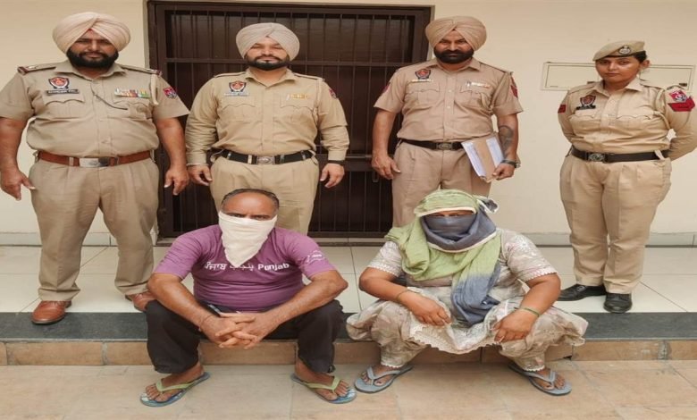 37 ਕਿਲੋ ਭੁੱਕੀ ਤੇ 30 ਗ੍ਰਾਮ ਨਸ਼ੀਲੇ ਪਦਾਰਥ ਨਾਲ ਇੱਕ ਔਰਤ 4 ਦੋਸਤਾਂ ਸਮੇਤ ਕਾਬੂ