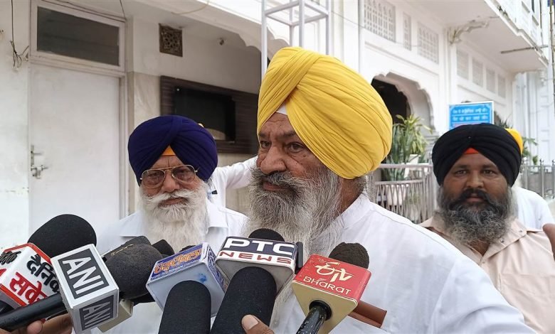 ਸੁੱਚਾ ਸਿੰਘ ਲੰਗਾਹ ਨੇ ਗਿਆਨੀ ਕੁਲਦੀਪ ਸਿੰਘ ਗੜਗੱਜ ਨਾਲ ਕੀਤੀ ਮੁਲਾਕਾਤ, ਡੇਢ ਘੰਟਾ ਹੋਈ ਵਿਚਾਰ ਚਰਚਾ ਸੁੱਚਾ ਸਿੰਘ ਲੰਗਾਹ ਨੇ ਗਿਆਨੀ ਕੁਲਦੀਪ ਸਿੰਘ ਗੜਗੱਜ ਨਾਲ ਕੀਤੀ ਮੁਲਾਕਾਤ, ਡੇਢ ਘੰਟਾ ਹੋਈ ਵਿਚਾਰ ਚਰਚਾ