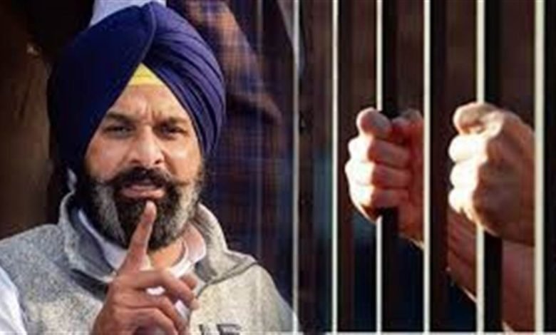 ਬਿਕਰਮ ਸਿੰਘ ਮਜੀਠੀਆ ਨੇ CM Mann ਨੂੰ ਭੇਜਿਆ ਸੰਦੇਸ਼, ਕਿਹਾ- ਸਿਰ੍ਹਾਏ ਥੱਲੇ ਹੱਥ ਰੱਖ ਕੇ ਸੌਂ ਰਿਹਾਂ